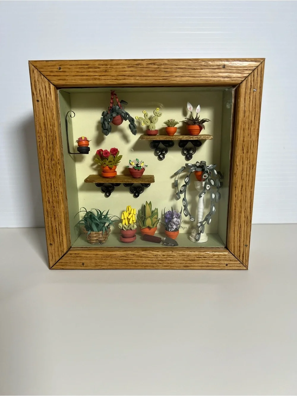 Miniature Wall Plant Display Shadow Box - Paper Quilling